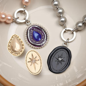 Cabeza de sello de cobre con diseño de corona y estrella en relieve para decoración de sellos. - Product Image 3