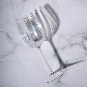 Gobelet européen vintage en <span class=keywords><strong>verre</strong></span> cristal <span class=keywords><strong>verre</strong></span> <span class=keywords><strong>à</strong></span> vin bordeaux coloré motif vertical pour les mariages ménages comprend le mariage - Product Image 4