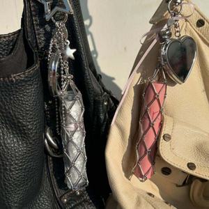 Estuche para pintalabios, llavero con forma de corazón, espejo de <span class=keywords><strong>maquillaje</strong></span>, soporte para bálsamo labial, llavero, llaves de coche, llaveros de Metal, bolsa para pintalabios para <span class=keywords><strong>mujer</strong></span>, regalo - Product Image 2