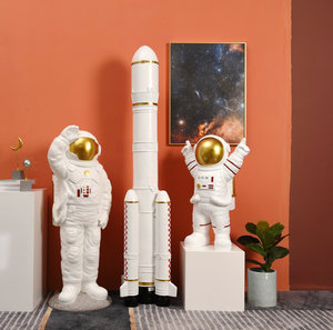 Decoraciones de gran tamaño con temática espacial, estatua de cohete de resina de alta calidad de 1,8 M, artesanía de decoración - Product Image 4