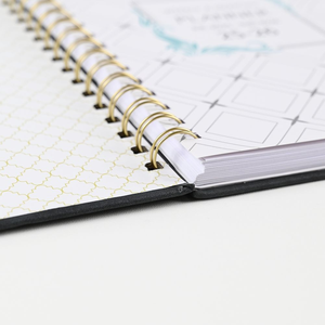 Agenda scolaire 2026-2027 avec spirale, liste <span class=keywords><strong>de</strong></span> tâches, mise en page <span class=keywords><strong>calendrier</strong></span> et design <span class=keywords><strong>de</strong></span> couverture élégant - Product Image 2