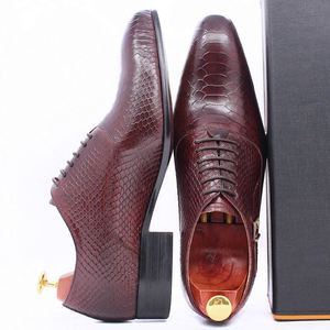 Chaussures habillées classiques pour hommes en cuir Oxford à prix d'usine, imprimé peau de serpent, à lacets avec boucle décorative - Product Image 2