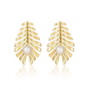 Boucles d'oreilles polyvalentes en acier inoxydable de style européen et américain avec pampilles incrustées de feuilles et de perles en plaqué or 18 carats - Product Image 6