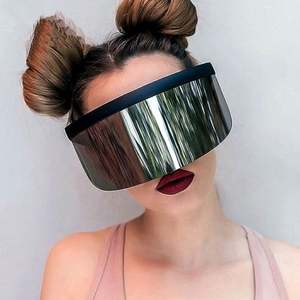 Gafas de Sol de Moda 2021, Extra Grandes, con Espejo Plateado, Protección UV400, con Gorra Integrada, para Mujer - Product Image 2