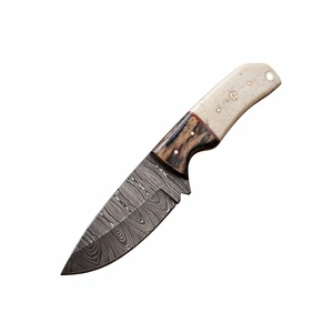 Cuchillos Rajput Forjados con Hoja Fija de Acero de Damasco, Mango de Madera Pakka Azul, Garantía de 3 Años, Personalizables - Product Image 1