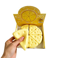 Balle anti-stress souple en PU en forme de fromage, en stock transfrontalier, emballage en boîte, pour les 7 ans et plus, vente en gros