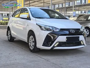 <span class=keywords><strong>Toyota</strong></span> <span class=keywords><strong>Yaris</strong></span> 1.5E <span class=keywords><strong>2018</strong></span> Usado a Bajo Precio, Automóvil de <span class=keywords><strong>Gasolina</strong></span> con Transmisión Automática CVT, Vehículo Usado Confiable - Product Image 4