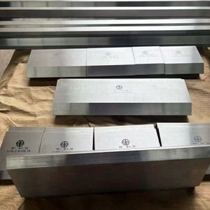 DUMACNC 1 Modelo 42CRMO Herramienta de Fabricación para Plegado de Chapa Metálica, Molde para Prensa Plegadora, Punzón y Matriz, Origen CN/JIA - Product Image 4