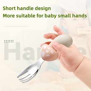 Assiette en silicone divisée anti-déversement pour enfants, ensemble d'alimentation sûr pour les aliments, bol, cuillère, fourchette, <span class=keywords><strong>vaisselle</strong></span>, <span class=keywords><strong>coffret</strong></span> cadeau personnalisé - Product Image 2