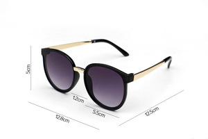 Gafas de Sol Infantiles para Niños y Niñas, <span class=keywords><strong>Lentes</strong></span> Brillantes con Protección UV400, Gafas de Sol Reflectantes Coloridas para Bebés - Product Image 4