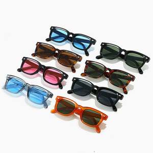 Lunettes de soleil rétro 2025 personnalisables avec logo, couleur bonbon, protection UV400, rivets, petites lunettes carrées pour hommes et femmes - Product Image 5