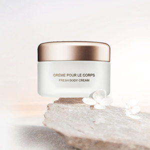 Loción <span class=keywords><strong>Corporal</strong></span> Humectante y Blanqueadora con Colágeno para <span class=keywords><strong>Piel</strong></span> Oscura, con Perfume e Ingredientes Premium - Product Image 1