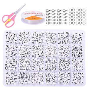 Kit de perles pour bijoux DIY avec perles de verre, perles acryliques en forme de lettres et de visages souriants pour enfants, ensemble d'accessoires pour loisirs créatifs - Product Image 4