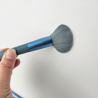 Logo personnalisé 8 pièces Bling pinceaux de maquillage professionnel ensemble fond de teint Contour et poudre pour les yeux pinceaux poignée marque privée utilisation du visage