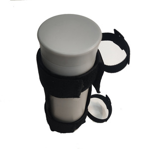 Funda ajustable para botella de agua Bogg Bag, material de tela negra, ajuste universal para portavasos de coche - Product Image 4