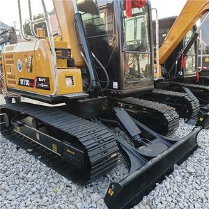 Excellente Excavatrice Sany 75 d'occasion, modèle 2022, avec moteur et pompe à engrenages, faible nombre d'heures, en promotion pour équipement de construction - Product Image 4