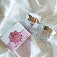 Meilleure crème éclaircissante pour le visage au lait noir efficace pour les femmes à la peau foncée
