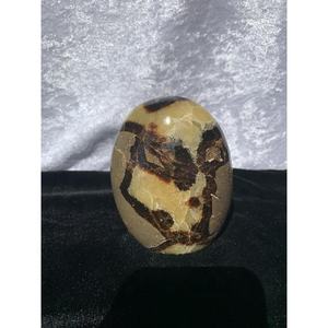 Figurine Septarienne Naturelle Décorative de Forme Libre d'Inde, Idéale pour les Pratiques Feng Shui et Ajout d'Élégance Terreuse à Votre Espace - Product Image 2