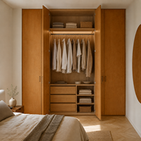 Armoire de chambre intégrée sur mesure, style moderne vintage, système de rangement pleine hauteur en placage de bois naturel