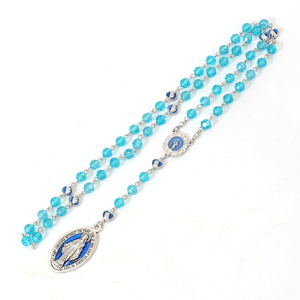 <span class=keywords><strong>Rosario</strong></span> <span class=keywords><strong>de</strong></span> <span class=keywords><strong>la</strong></span> <span class=keywords><strong>Virgen</strong></span> María en Plata Azul con Cuentas <span class=keywords><strong>de</strong></span> Cristal <span class=keywords><strong>de</strong></span> 8mm y Centro Milagroso, Rosarios Católicos para <span class=keywords><strong>la</strong></span> Oración - Product Image 6