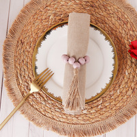 Anneaux de serviette en perles de bois Ychon avec pompons, boucles rustiques pour serviettes de table de mariage, décoration de fête de Noël, décoration bohème pour la maison