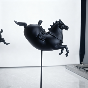Tượng ngựa chạy bằng nhựa cao cấp, thân thiện với môi trường, trang trí kệ nhà hoặc văn phòng - Product Image 4
