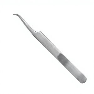 Pinces à épiler pointues en acier inoxydable avec pointe dentelée et de précision par SEVETLANA INDUSTRY - Product Image 1