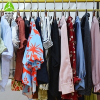 Vente à chaud Gracer A12 Blouses d'été en soie et coton d'occasion pour femmes Styles mixtes Toutes les tailles Expédiées au hasard Minimum 45kg Commande