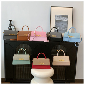 Sac à main carré personnalisé pour femmes impression de logo personnalisé sac à bandoulière tendance et tendance pour femmes - Product Image 5