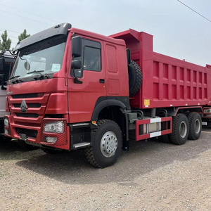Camion à benne basculante rouge Howo 371 HW76 infrastructure de cabine étendue transport de remplissage de pierre - Product Image 1