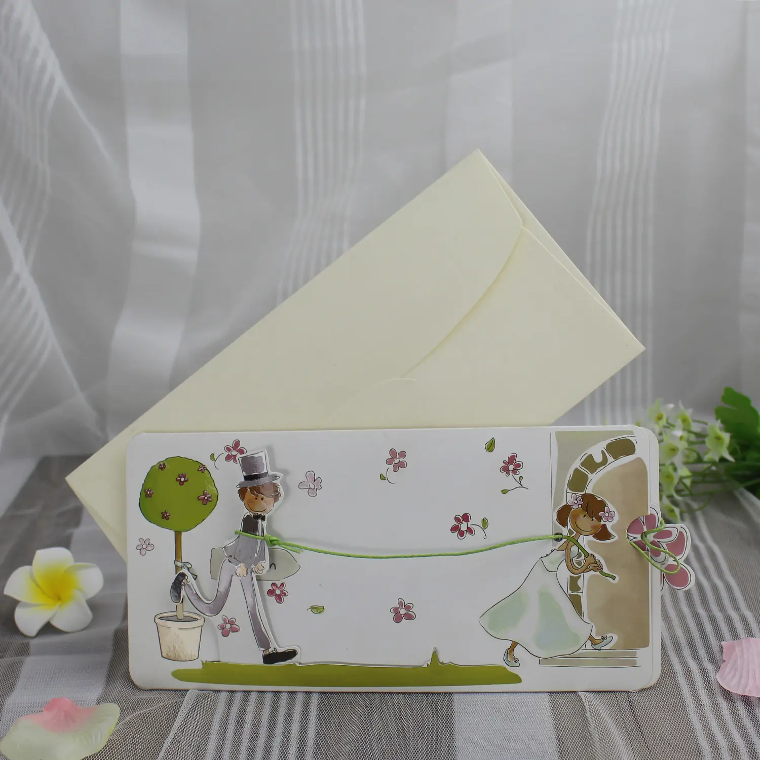 Unique Pull Out Invitation Couple Cartoon Image Personality Wedding Commemorative Card Kiss Paper Invitation Card