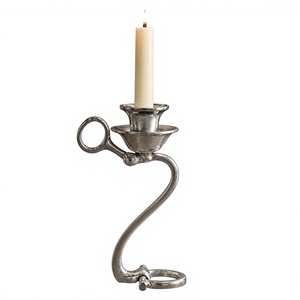 Support de bougie en métal équestre, bougeoir décoratif d'inspiration cheval, centre de table vintage pour la décoration intérieure et la salle à manger - Product Image 2