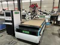 1325 Machine de routeur CNC en bois avec 4 têtes pour le travail du bois et la fabrication d'armoires avec les systèmes de contrôle NC Studio Syntec et DSP