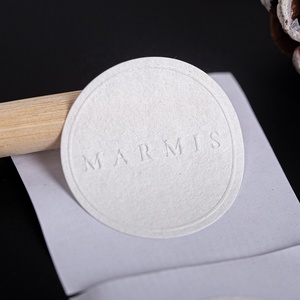 Custom 3D Texture Matte Logo Labels para Candle Packaging Etiqueta adesiva impressa UV com design em relevo - Product Image 3