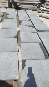 <span class=keywords><strong>Prix</strong></span> Usine Dalles de Pavage Extérieures en Pierre Grise Chine, Durables et Écologiques, Finition Flamme Supérieure 600x600x20mm pour Cour et Villa - Product Image 6