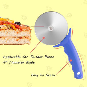 Tagliapizza Professionale con Rotella in Acciaio Inossidabile, Affilato e Liscio, con Impugnatura Antiscivolo Facile da Impugnare - Product Image 2