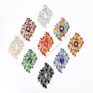 Broches Elegantes de Designer de Luxo para Mulheres e Crianças, em Liga Prateada com Cristais e Strass para Casamento e Noivado - Product Image 1