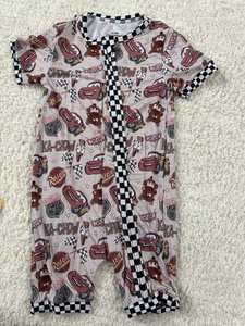 Romper Pendek Bambu Unisex dengan Cetak Kotak-Kotak Biru Merah untuk Hari 4 Juli yang Dapat Disesuaikan, Bernapas, dan Dilengkapi Resleting Dua Arah. - Product Image 1