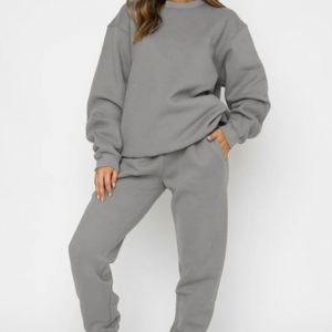 Ensemble pantalon de survêtement et sweat à capuche avec logo personnalisé pour femmes Comfort Weighted 320gsm Fleece Round Neck Gym Wear Women Sets Hoodie - Product Image 2