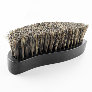 Cepillo con mango de madera en forma de S LB-004 - Nylon de alta densidad/Cerdas naturales con tecnología de perforación y mechones, curva ergonómica para coche - Product Image 3