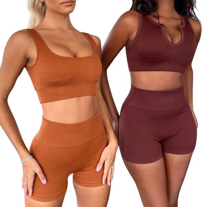 <span class=keywords><strong>Ensemble</strong></span> de sport 4 pièces pour <span class=keywords><strong>femme</strong></span> : Soutien-gorge de sport côtelé sans couture à rayures, débardeur, haut à manches longues et collants moulants en nylon/spandex anti-humidité - Product Image 2