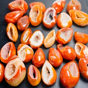 Œuf géode en agate rouge naturelle en gros, idéal pour les cadeaux de la Saint-Valentin, Noël, Pâques et Nouvel An - Product Image 4