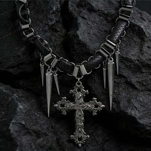 Collana Unisex in Acciaio Inox con Ciondolo a Stella e Croce, Stile Gotico Punk - Product Image 1