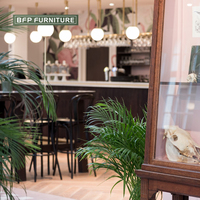 BFP Mobilier de bar personnalisé pour centre de villégiature industrielle Solution unique Ensemble table et chaises de restaurant Mobilier de restaurant d'hôtel Mobilier japonais