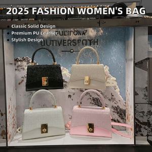 Bolsas Tote Femeninas de Moda al por Mayor, Bolsas de Mano de Cuero PU, Bolsas Cruzadas Femeninas con Colgante de Corazón - Product Image 2