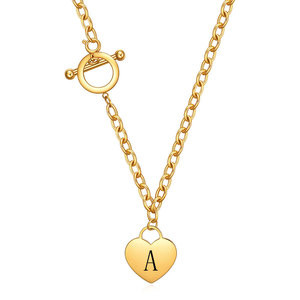 Collier avec pendentif en forme de cœur plaqué or 18 carats en acier inoxydable avec initiale lettre A pour femme, bijou à porter au quotidien, cadeau - Product Image 1