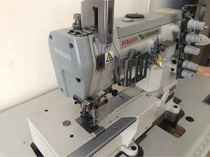 Máquina de Coser Interlock de Alta Calidad, Japonesa, CW500N, de Tres Agujas y Cinco Hilos, con Mesa - Product Image 4