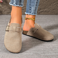 Mules sabots en daim pour femme avec bride à boucle, à enfiler, bout fermé, pantoufles d'intérieur Beige, Marron clair, Noir