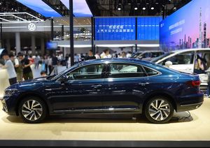 2025 nuevo vehículo de energía coches de pasajeros Auto <span class=keywords><strong>Vw</strong></span> Passat Phev sedán nuevo híbrido de tamaño mediano coche eléctrico para Volks-wagen China barato - Product Image 3