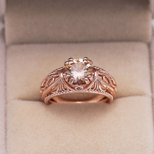 Anello in Cristallo Traforato Tono Rosa per Donne, Stile Principessa, Elegante Accessorio Moda Quotidiano - Product Image 3